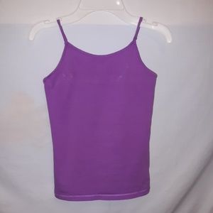 2 Children place tank top